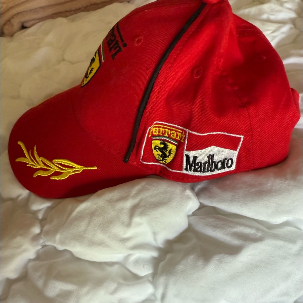Scuderia Ferrari F1 Marlboro Cap - Picture 5 of 5